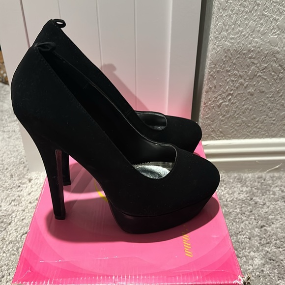 Black Suede Heels - Picture 5 of 6